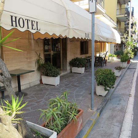 Hotel Fortuna 圣巴特罗摩艾美尔 外观 照片